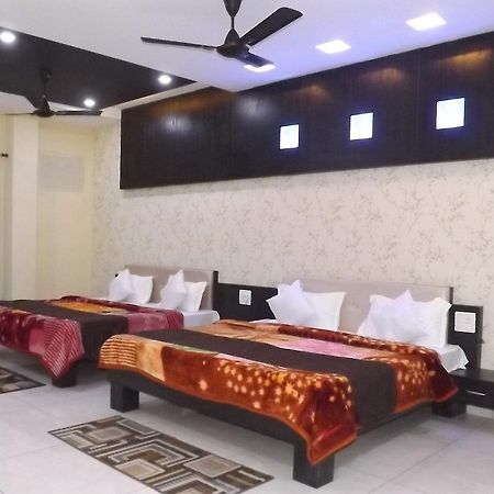 Oyo 30415 Hotel White City Anandpur  Kültér fotó