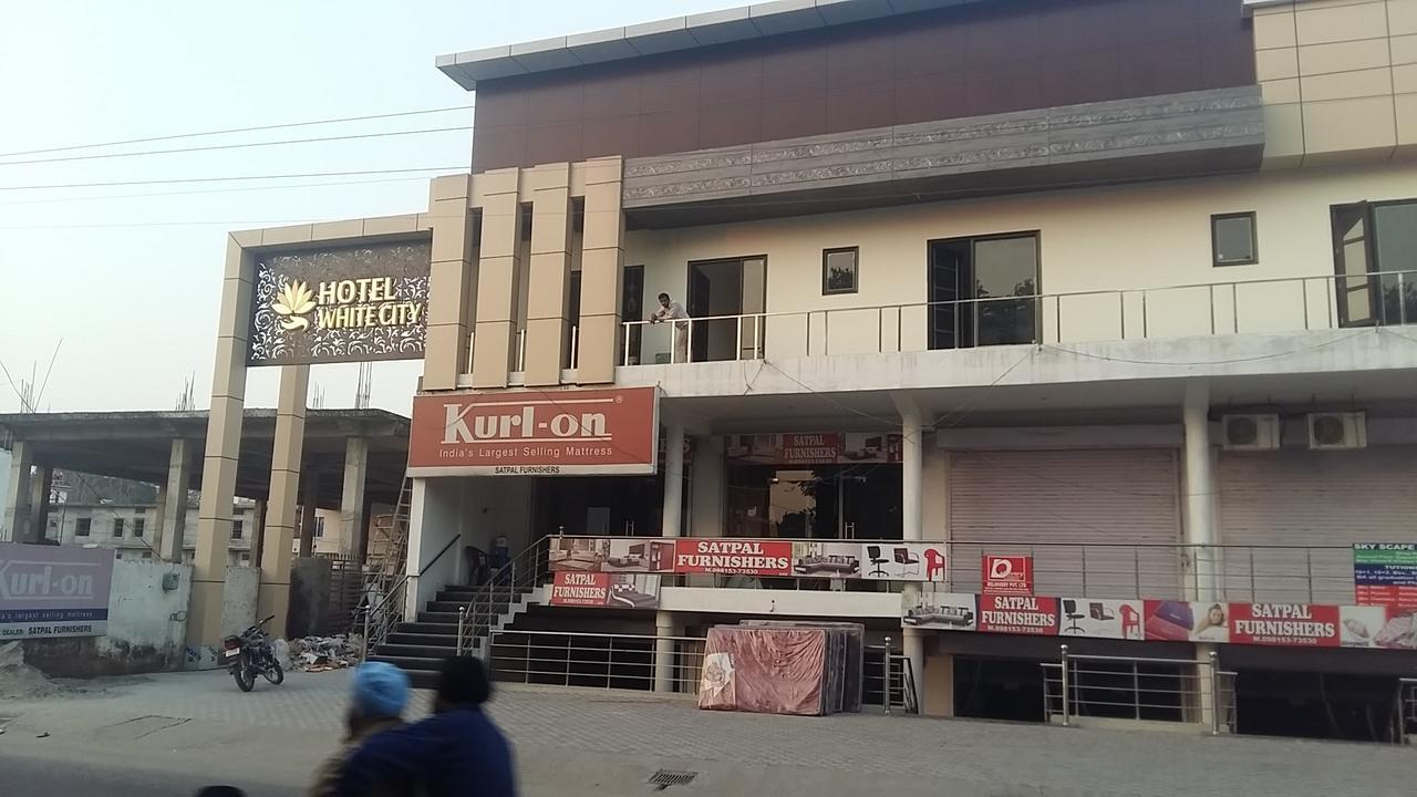 Oyo 30415 Hotel White City Anandpur  Kültér fotó
