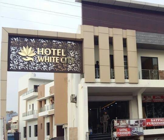 Oyo 30415 Hotel White City Anandpur  Kültér fotó